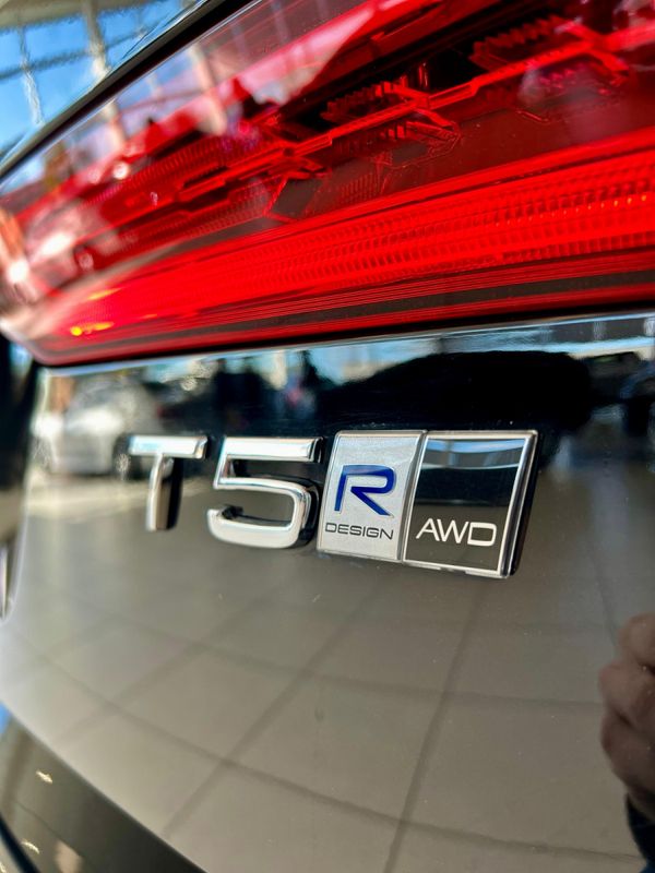 Volvo XC 60 T-5 R-DESIGN 2.0 AWD 2017/2018 PC VEÍCULOS SANTA CRUZ DO SUL / Carros no Vale Volvo XC 60 T-5 R-DESIGN 2.0 AWD 2017/2018 PC VEÍCULOS SANTA CRUZ DO SUL / Carros no Vale