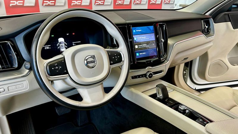 Volvo XC 60 T-8 INSC EXPRESS 2.0 (Híbrido) 2022/2022 PC VEÍCULOS SANTA CRUZ DO SUL / Carros no Vale Volvo XC 60 T-8 INSC EXPRESS 2.0 (Híbrido) 2022/2022 PC VEÍCULOS SANTA CRUZ DO SUL / Carros no Vale