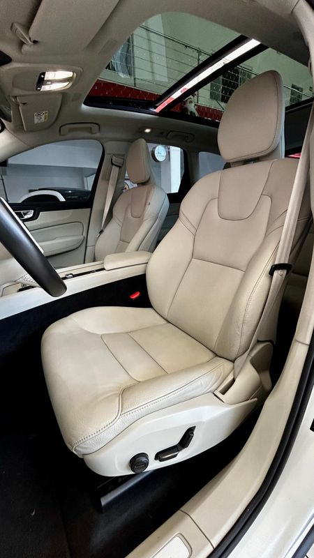 Volvo XC 60 T-8 INSC EXPRESS 2.0 (Híbrido) 2022/2022 PC VEÍCULOS SANTA CRUZ DO SUL / Carros no Vale Volvo XC 60 T-8 INSC EXPRESS 2.0 (Híbrido) 2022/2022 PC VEÍCULOS SANTA CRUZ DO SUL / Carros no Vale