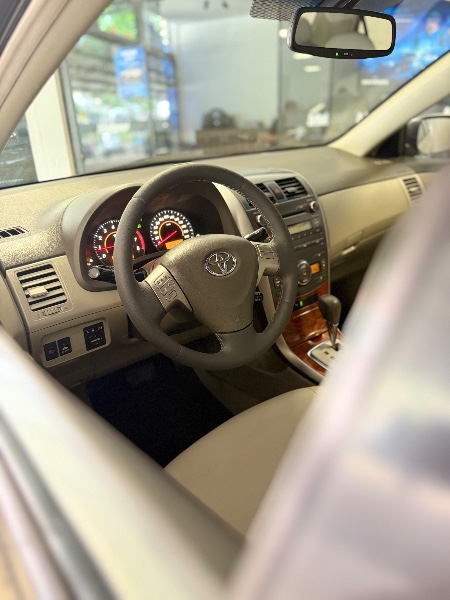 TOYOTA COROLLA 1.8 SEG 16V 2009/2010 MALAGGI VEÍCULOS ENCANTADO / Carros no Vale