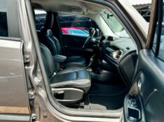 JEEP RENEGADE 2.0 LONGITUDE 4X4 16V 2018/2018 AR MULTIMARCAS VENÂNCIO AIRES / Carros no Vale