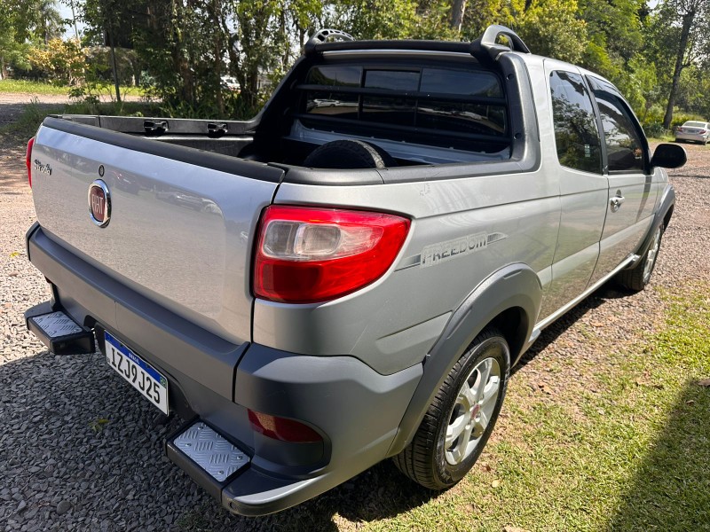 FIAT STRADA C.DUPLA FREEDOM 1.4 /2020 MENEGHINI VEÍCULOS ARROIO DO MEIO / Carros no Vale