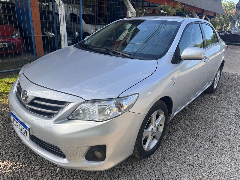 TOYOTA COROLLA GLI 1.8 /2014 MENEGHINI VEÍCULOS ARROIO DO MEIO / Carros no Vale TOYOTA COROLLA GLI 1.8 /2014 MENEGHINI VEÍCULOS ARROIO DO MEIO / Carros no Vale