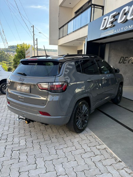 JEEP COMPASS 1.3 SERIE S T270 16V TURBO /2023 DE CONTO AUTOMÓVEIS SARANDI / Carros no Vale