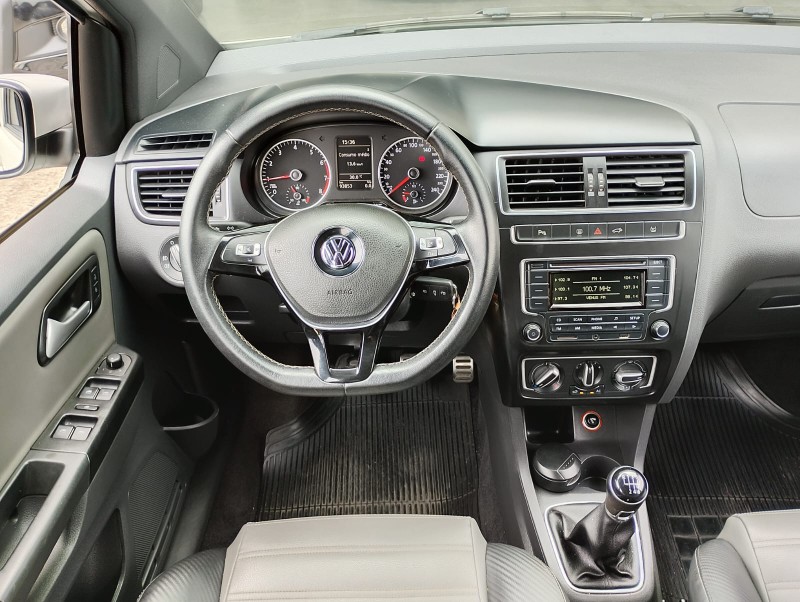 VOLKSWAGEN CROSSFOX MSI 1.6 /2015 CHIMA VEÍCULOS VENÂNCIO AIRES / Carros no Vale VOLKSWAGEN CROSSFOX MSI 1.6 /2015 CHIMA VEÍCULOS VENÂNCIO AIRES / Carros no Vale