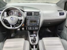 VOLKSWAGEN CROSSFOX MSI 1.6 /2015 CHIMA VEÍCULOS VENÂNCIO AIRES / Carros no Vale