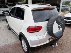 VOLKSWAGEN CROSSFOX MSI 1.6 /2015 CHIMA VEÍCULOS VENÂNCIO AIRES / Carros no Vale