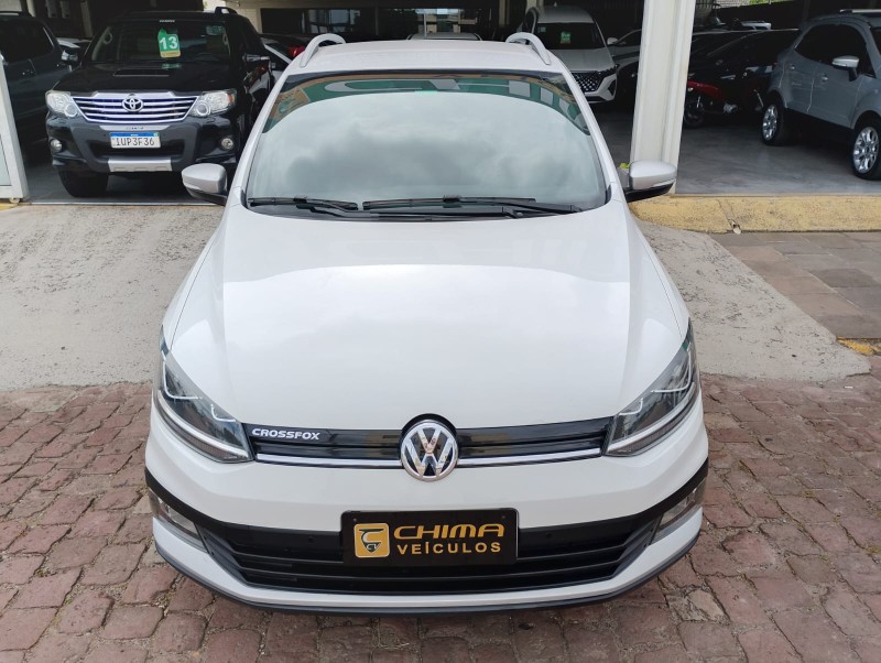 VOLKSWAGEN CROSSFOX MSI 1.6 /2015 CHIMA VEÍCULOS VENÂNCIO AIRES / Carros no Vale VOLKSWAGEN CROSSFOX MSI 1.6 /2015 CHIMA VEÍCULOS VENÂNCIO AIRES / Carros no Vale