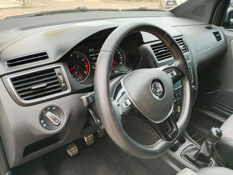 VOLKSWAGEN CROSSFOX MSI 1.6 /2015 CHIMA VEÍCULOS VENÂNCIO AIRES / Carros no Vale VOLKSWAGEN CROSSFOX MSI 1.6 /2015 CHIMA VEÍCULOS VENÂNCIO AIRES / Carros no Vale