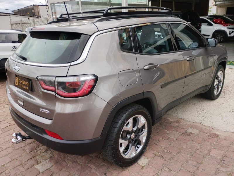JEEP COMPASS 2.0 16V LONGITUDE 4X4 /2018 CHIMA VEÍCULOS VENÂNCIO AIRES / Carros no Vale JEEP COMPASS 2.0 16V LONGITUDE 4X4 /2018 CHIMA VEÍCULOS VENÂNCIO AIRES / Carros no Vale