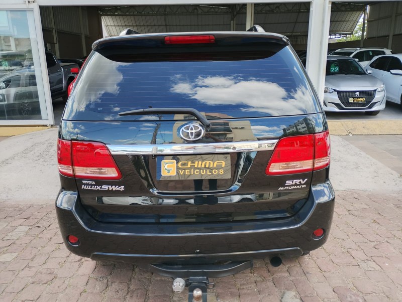 TOYOTA HILUX SW4 3.0 SRV 4X4 16V /2007 CHIMA VEÍCULOS VENÂNCIO AIRES / Carros no Vale TOYOTA HILUX SW4 3.0 SRV 4X4 16V /2007 CHIMA VEÍCULOS VENÂNCIO AIRES / Carros no Vale