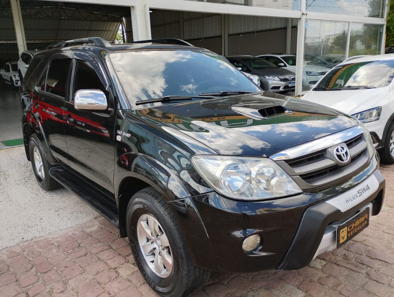TOYOTA HILUX SW4 3.0 SRV 4X4 16V /2007 CHIMA VEÍCULOS VENÂNCIO AIRES / Carros no Vale TOYOTA HILUX SW4 3.0 SRV 4X4 16V /2007 CHIMA VEÍCULOS VENÂNCIO AIRES / Carros no Vale