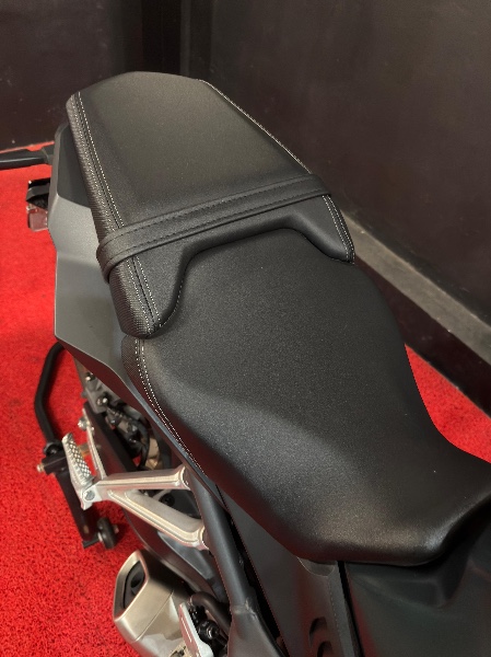 HONDA MOTOS CB 650R /2023 EXCLUSIVO VEÍCULOS SANTA CRUZ DO SUL / Carros no Vale