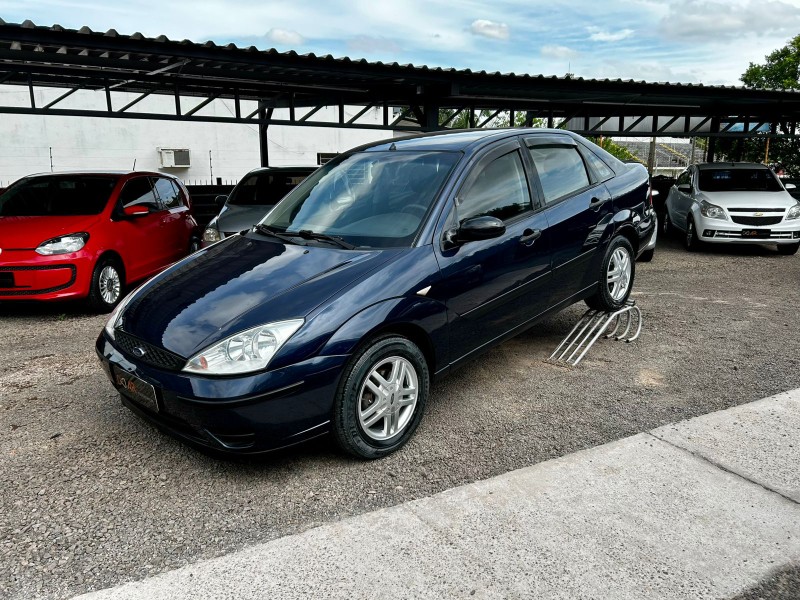 FORD FOCUS 1.6 8V FLEX 4P MANUAL /2008 AR MULTIMARCAS VENÂNCIO AIRES / Carros no Vale
