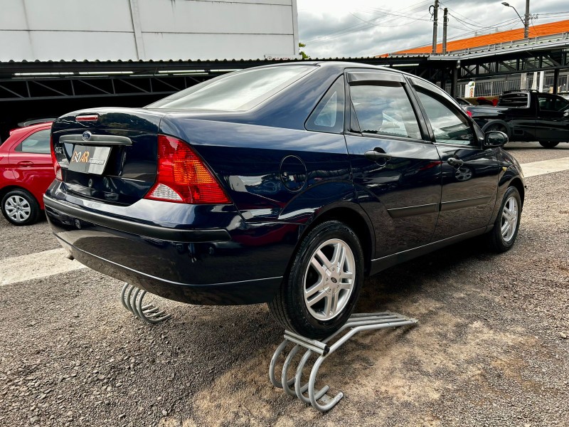 FORD FOCUS 1.6 8V FLEX 4P MANUAL /2008 AR MULTIMARCAS VENÂNCIO AIRES / Carros no Vale
