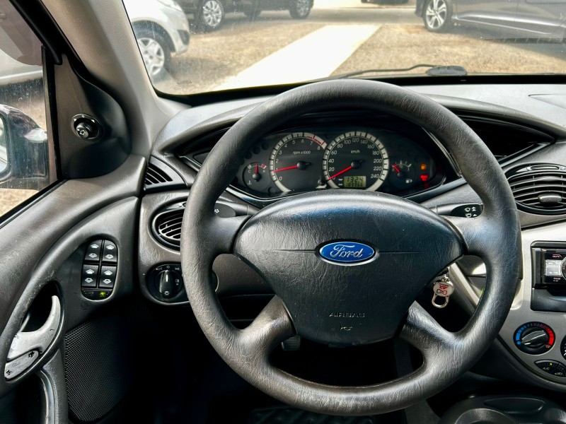 FORD FOCUS 1.6 8V FLEX 4P MANUAL /2008 AR MULTIMARCAS VENÂNCIO AIRES / Carros no Vale