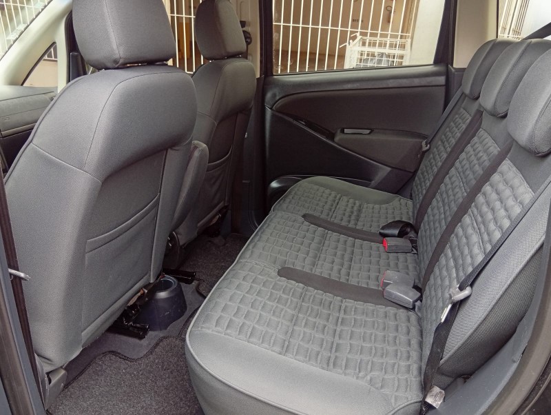 FIAT IDEA ADVENTURE 1.8 2012/2013 ALTERNATIVA VEÍCULOS LAJEADO / Carros no Vale