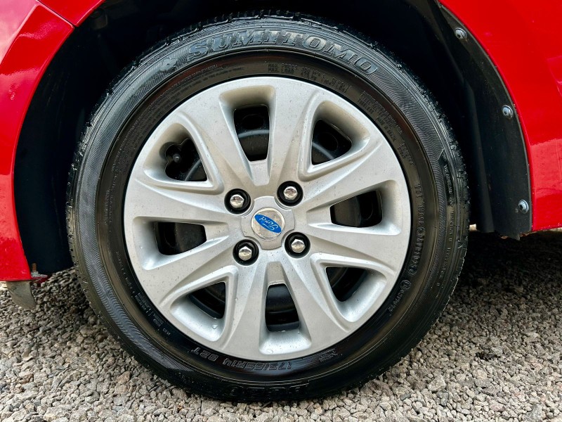 FORD KA 1.0 SE /2015 AR MULTIMARCAS VENÂNCIO AIRES / Carros no Vale