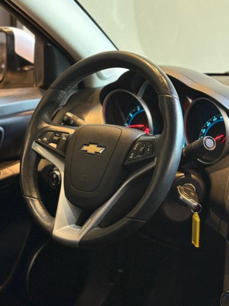 CHEVROLET CRUZE LT 1.8 16V FLEXPOWER 4P AUT. 2014/2014 JM AUTOMÓVEIS VENÂNCIO AIRES / Carros no Vale CHEVROLET CRUZE LT 1.8 16V FLEXPOWER 4P AUT. 2014/2014 JM AUTOMÓVEIS VENÂNCIO AIRES / Carros no Vale