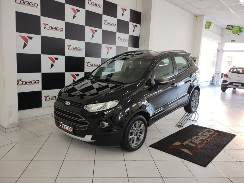 FORD ECOSPORT FREESTYLE 1.6 16V FLEX 5P 2015/2015 TIAGO AUTOMÓVEIS VENÂNCIO AIRES / Carros no Vale