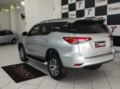 TOYOTA HILUX SW4 3.0 4X4 8V 2019/2019 TIAGO AUTOMÓVEIS VENÂNCIO AIRES / Carros no Vale