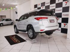 TOYOTA HILUX SW4 3.0 4X4 8V 2019/2019 TIAGO AUTOMÓVEIS VENÂNCIO AIRES / Carros no Vale