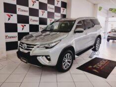 TOYOTA HILUX SW4 3.0 4X4 8V 2019/2019 TIAGO AUTOMÓVEIS VENÂNCIO AIRES / Carros no Vale