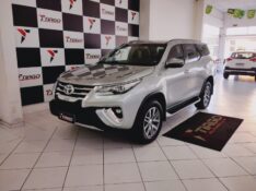 TOYOTA HILUX SW4 3.0 4X4 8V 2019/2019 TIAGO AUTOMÓVEIS VENÂNCIO AIRES / Carros no Vale