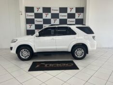 TOYOTA HILUX SW4 2.7 SR 4X2 16V FLEX 4P AUTOMÁTICO 2015/2015 TIAGO AUTOMÓVEIS VENÂNCIO AIRES / Carros no Vale