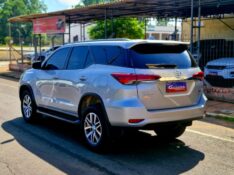 TOYOTA HILUX 2.7 SRV 4X2 CD 16V FLEX 4P AUTOMÁTICO 2017/2017 CRUZEIRO MULTIMARCAS CRUZEIRO DO SUL / Carros no Vale