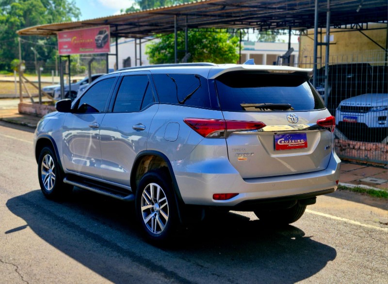 TOYOTA HILUX 2.7 SRV 4X2 CD 16V FLEX 4P AUTOMÁTICO 2017/2017 CRUZEIRO MULTIMARCAS CRUZEIRO DO SUL / Carros no Vale