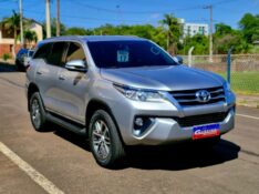 TOYOTA HILUX 2.7 SRV 4X2 CD 16V FLEX 4P AUTOMÁTICO 2017/2017 CRUZEIRO MULTIMARCAS CRUZEIRO DO SUL / Carros no Vale