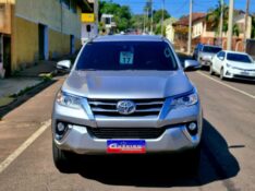 TOYOTA HILUX 2.7 SRV 4X2 CD 16V FLEX 4P AUTOMÁTICO 2017/2017 CRUZEIRO MULTIMARCAS CRUZEIRO DO SUL / Carros no Vale