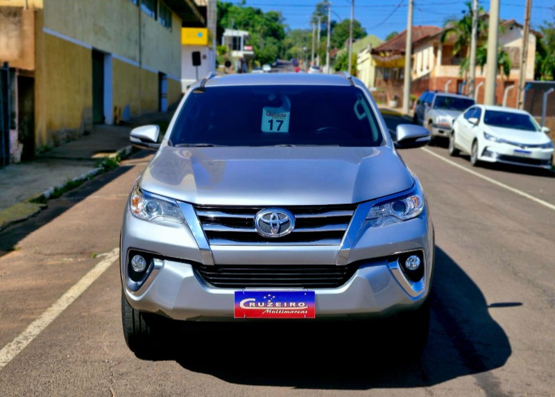 TOYOTA HILUX 2.7 SRV 4X2 CD 16V FLEX 4P AUTOMÁTICO 2017/2017 CRUZEIRO MULTIMARCAS CRUZEIRO DO SUL / Carros no Vale