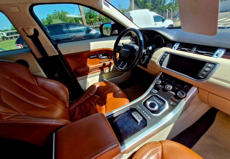 LAND ROVER RANGE ROVER EVOQUE PRESTIGE 2.0 240CV 2013/2013 CRUZEIRO MULTIMARCAS CRUZEIRO DO SUL / Carros no Vale