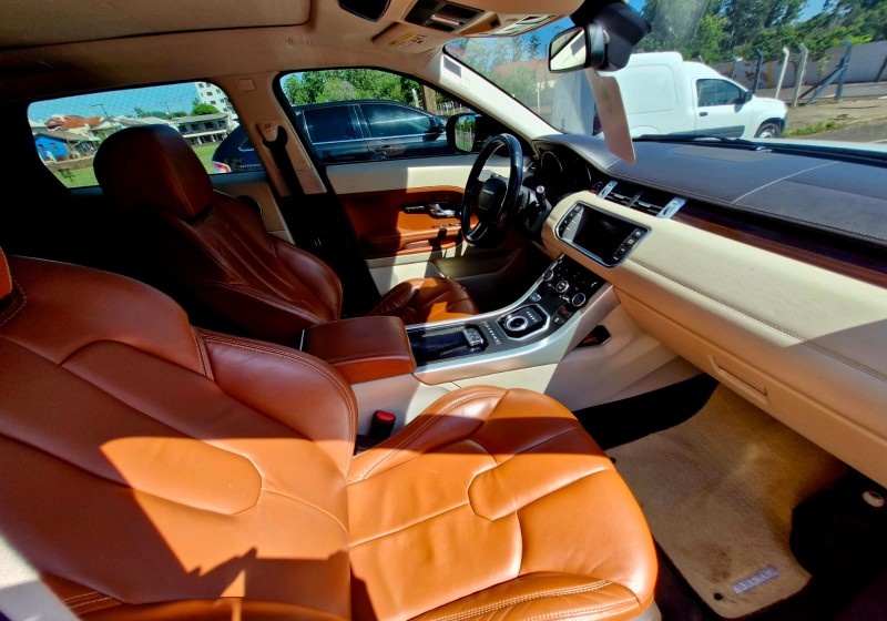 LAND ROVER RANGE ROVER EVOQUE PRESTIGE 2.0 240CV 2013/2013 CRUZEIRO MULTIMARCAS CRUZEIRO DO SUL / Carros no Vale