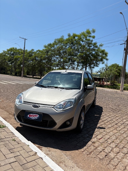 FORD FIESTA 1.6 16V FLEX MEC 5P 2013/2013 NEURI VEÍCULOS LAJEADO / Carros no Vale