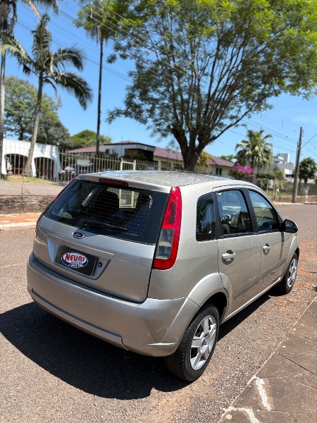 FORD FIESTA 1.6 16V FLEX MEC 5P 2013/2013 NEURI VEÍCULOS LAJEADO / Carros no Vale