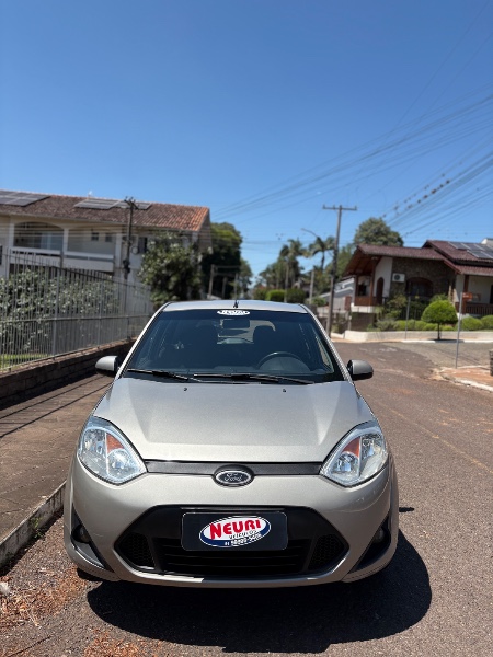 FORD FIESTA 1.6 16V FLEX MEC 5P 2013/2013 NEURI VEÍCULOS LAJEADO / Carros no Vale