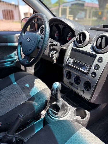 FORD FIESTA 1.6 16V FLEX MEC 5P 2013/2013 NEURI VEÍCULOS LAJEADO / Carros no Vale