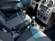 FORD FIESTA 1.6 16V FLEX MEC 5P 2013/2013 NEURI VEÍCULOS LAJEADO / Carros no Vale