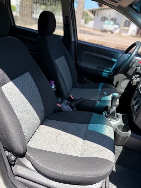 FORD FIESTA 1.6 16V FLEX MEC 5P 2013/2013 NEURI VEÍCULOS LAJEADO / Carros no Vale