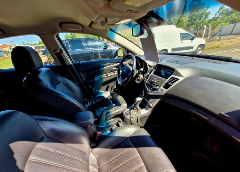 CHEVROLET CRUZE 1.8 LT SPORT6 16V FLEX 4P AUTOMATICO 2013/2013 CRUZEIRO MULTIMARCAS CRUZEIRO DO SUL / Carros no Vale