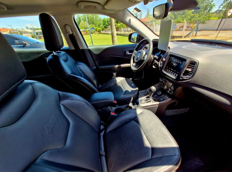 JEEP COMPASS 2.0 16V LONGITUDE 4X4 2018/2018 CRUZEIRO MULTIMARCAS CRUZEIRO DO SUL / Carros no Vale