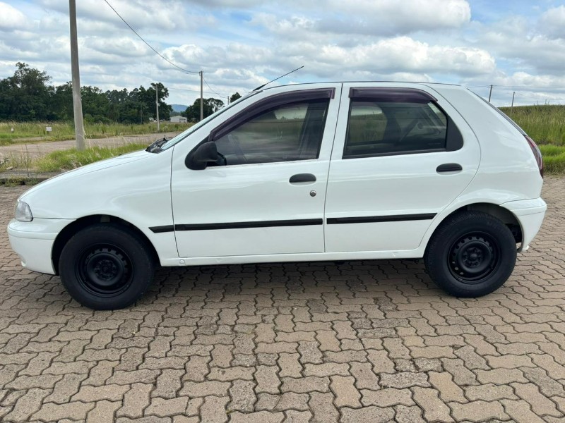 FIAT PALIO YOUNG /2002 RT 811 VEÍCULOS ARROIO DO MEIO / Carros no Vale