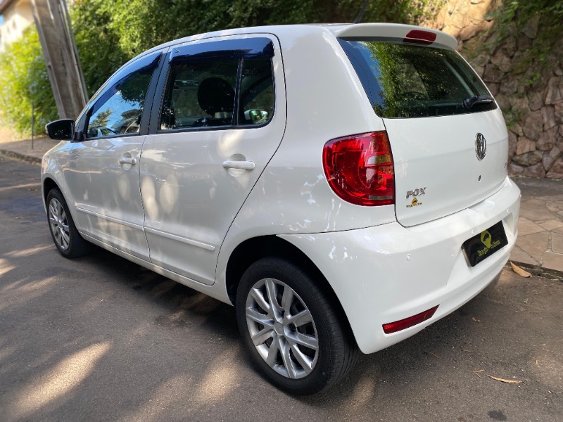 VOLKSWAGEN FOX TREND 1.0 8V 2014/2014 ESTAÇÃO DO CARRO ESTRELA / Carros no Vale
