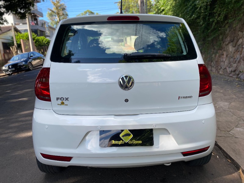 VOLKSWAGEN FOX TREND 1.0 8V 2014/2014 ESTAÇÃO DO CARRO ESTRELA / Carros no Vale