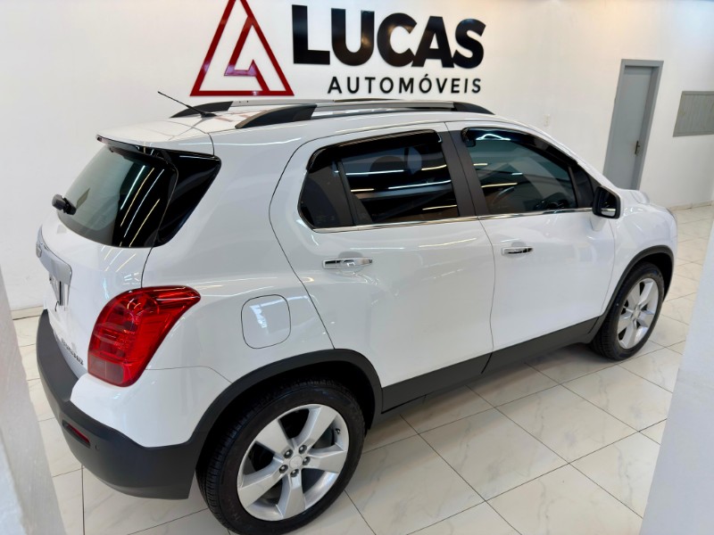 CHEVROLET TRACKER LTZ 1.8 AT 2014/2014 LUCAS AUTOMÓVEIS BOM RETIRO DO SUL / Carros no Vale
