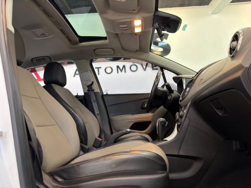 CHEVROLET TRACKER LTZ 1.8 AT 2014/2014 LUCAS AUTOMÓVEIS BOM RETIRO DO SUL / Carros no Vale