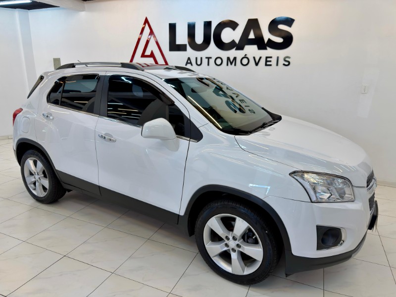 CHEVROLET TRACKER LTZ 1.8 AT 2014/2014 LUCAS AUTOMÓVEIS BOM RETIRO DO SUL / Carros no Vale
